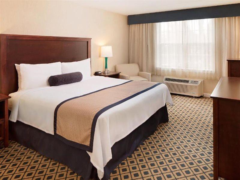 Westford Regency Inn & Conference Center Bagian luar foto