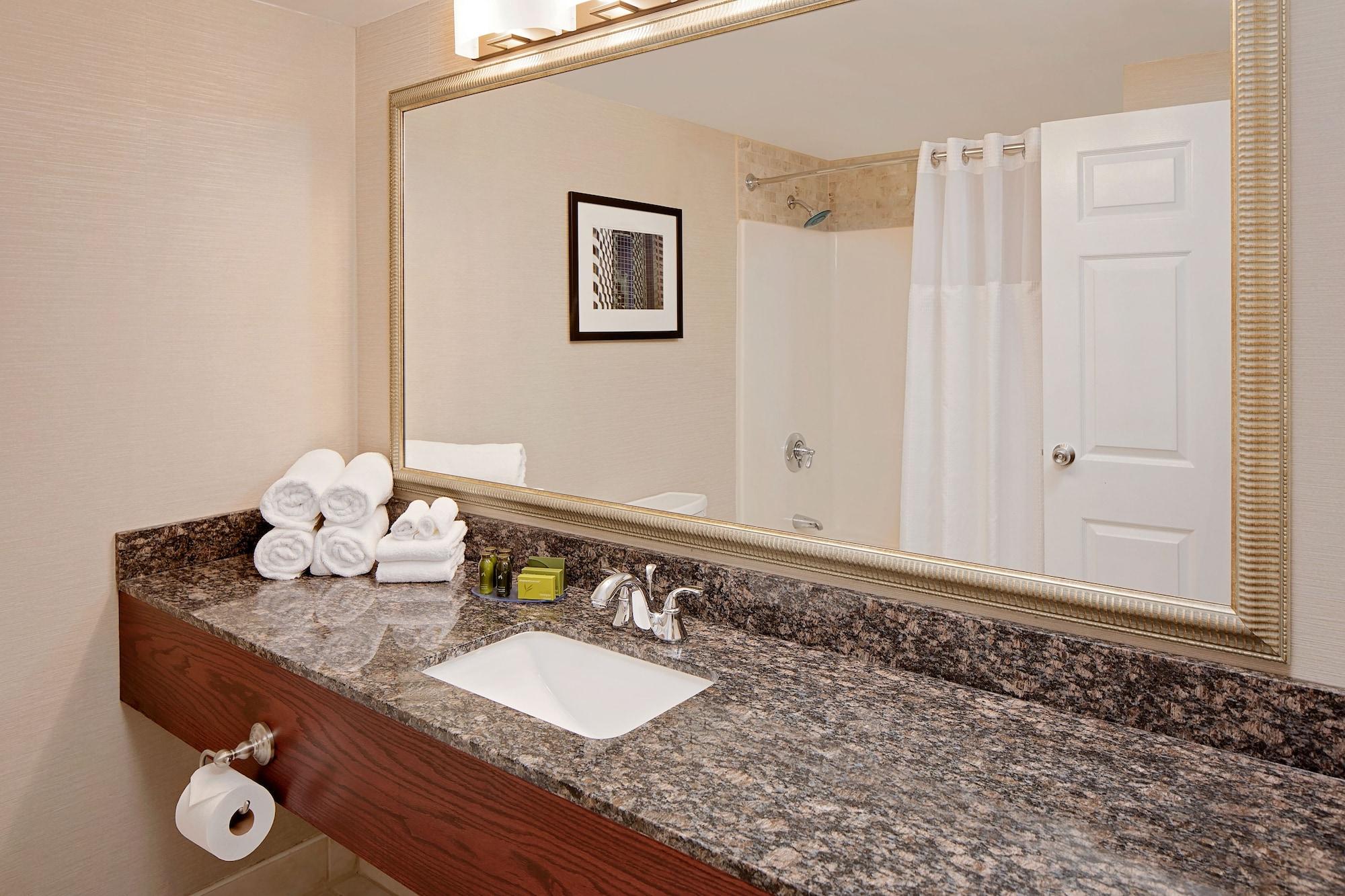 Westford Regency Inn & Conference Center Bagian luar foto