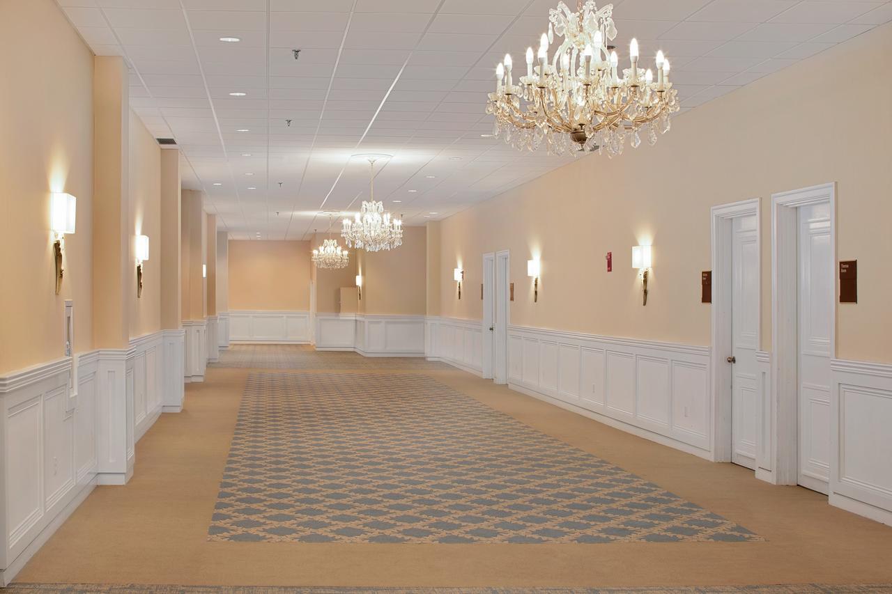 Westford Regency Inn & Conference Center Bagian luar foto